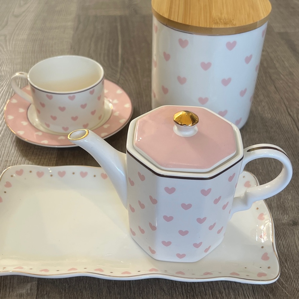 Pink Heart Pattern Tea Set with Bamboo Lid - Picture 2 of 5